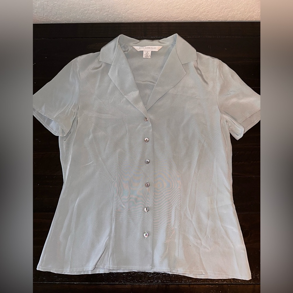Petite Sophisticate size 0 button up blouse